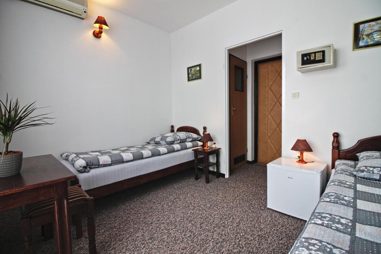 Motel Na Zbojeckiej Skawa Exterior photo